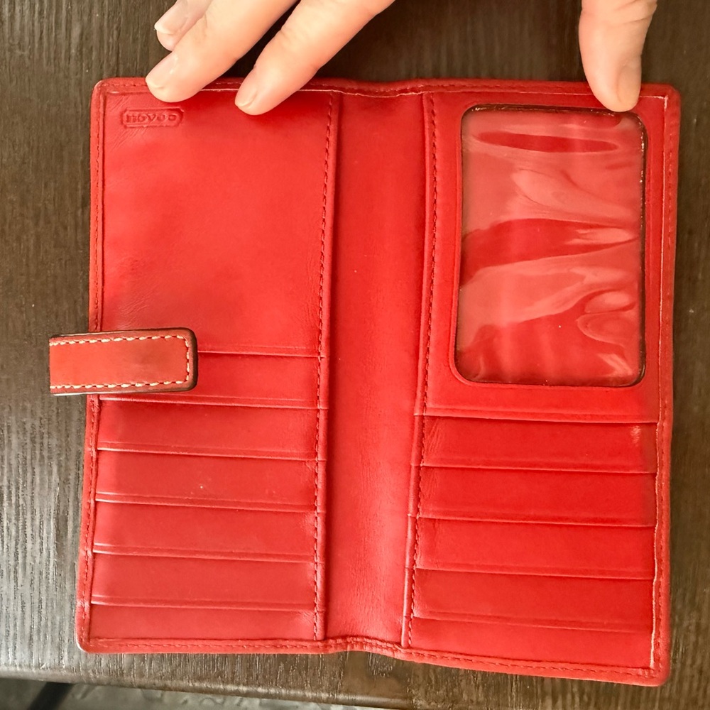 Coach Slim Signature Wallet - Picture 4 of 5